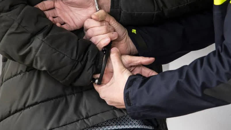 Twee aanhoudingen na tonen wapen bij ruzie