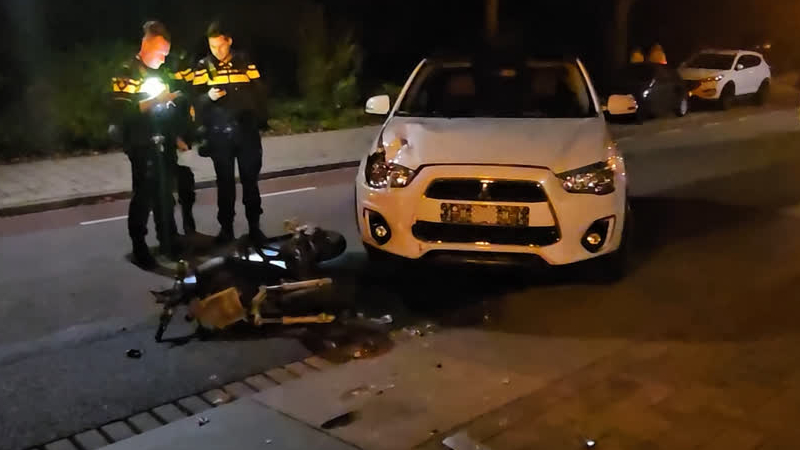 Scooterrijder gewond na aanrijding in Dubbeldam