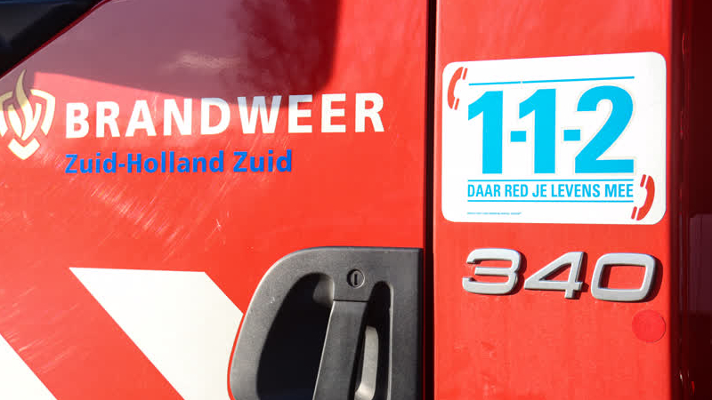 Hoogwerker in vlammen op in loods Zwijndrecht