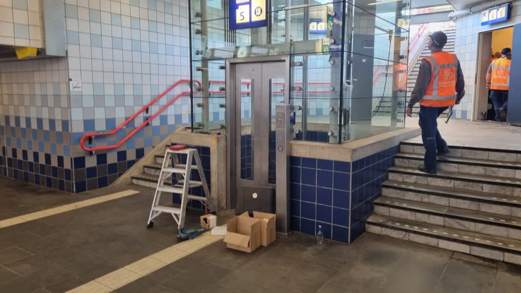 Stuwkracht de eerste titel Kapotte liften op station Dordrecht eindelijk gemaakt
