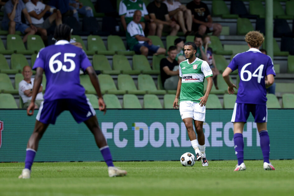 Bekijk hier de samenvatting van FC Dordrecht - RSCA Futures (0-2)