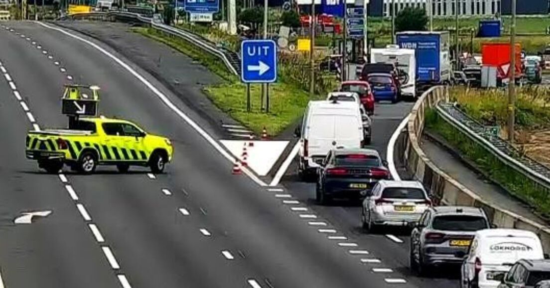 Ongeluk met meerdere voertuigen op A27, snelweg voorlopig dicht