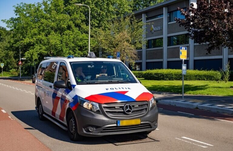 Politiebusje-768x507