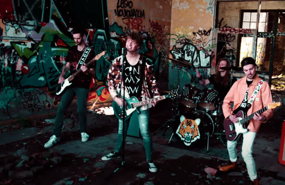 823ed53410f77b46d8f825ed2b84b636.jpg
