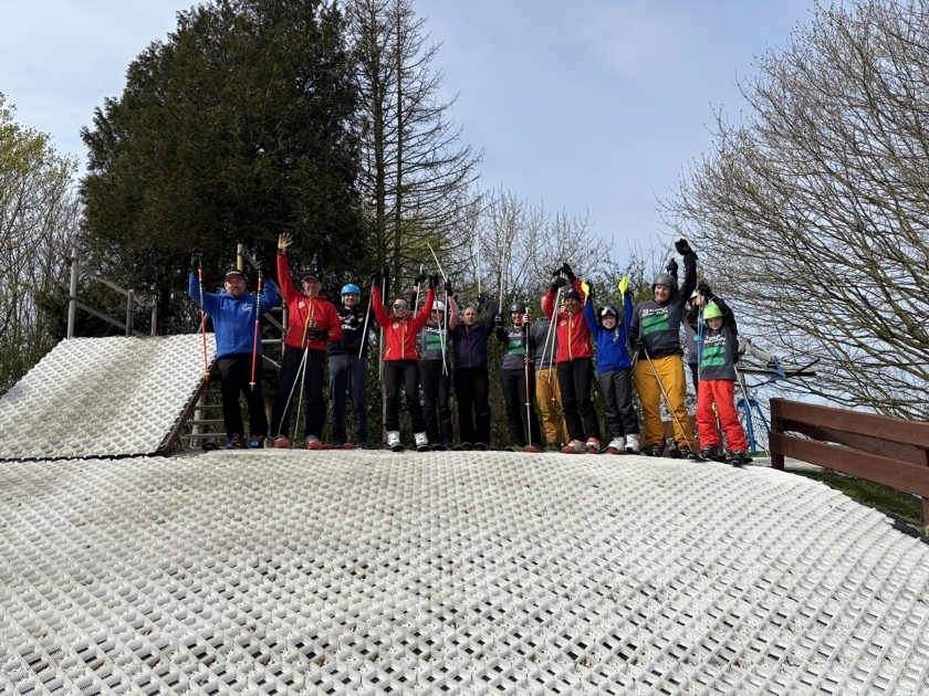 Van borstelbaan tot rolpiste: skiërs en snowboarders in actie voor het goede doel