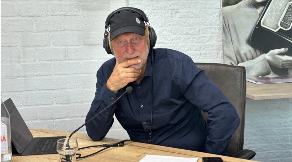 Directeur woningcorporatie Trivire te gast in Studio de Witt