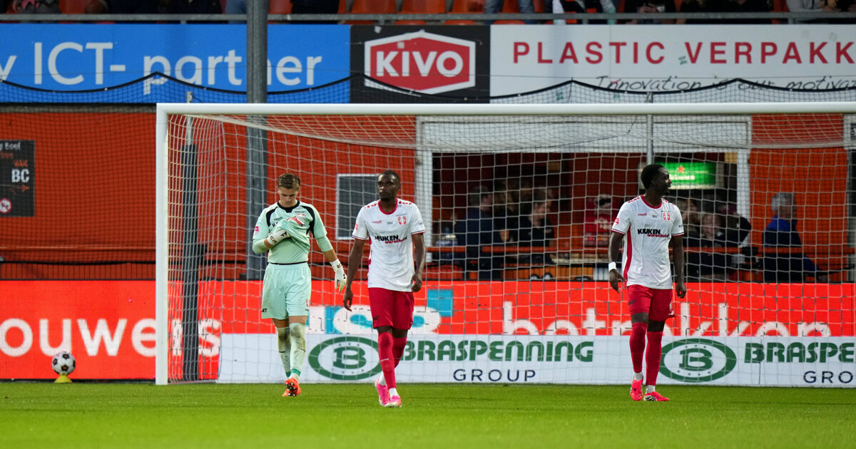FC Dordrecht met ruime cijfers onderuit op Volendamse kermisavond