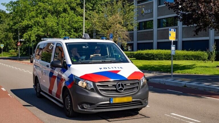 Politiebusje-768x507