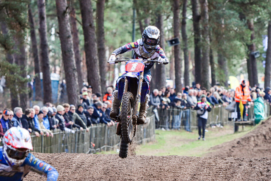 Houten hek bezorgt Van Drunen moeizame start van WK motorcross
