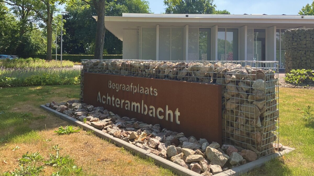 achterambacht 1)