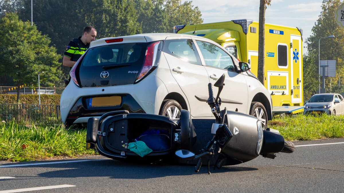 ongeluk scooter auto Papendrecht