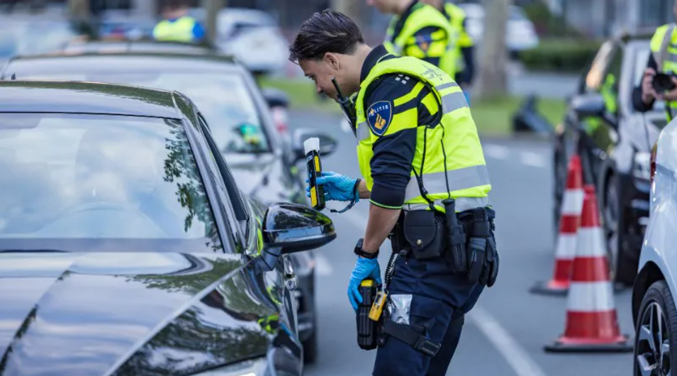 Meer dan 50 bestuurders met alcohol of drugs op betrapt bij grote verkeerscontrole