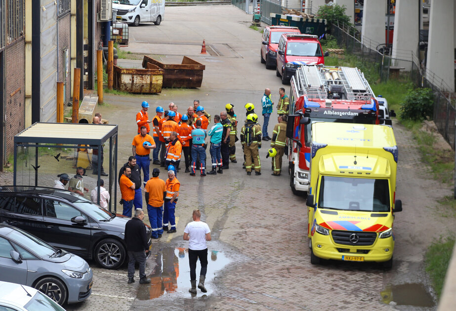 Schoonmakers onwel in bedrijfspand, gebouw tijdelijk afgesloten