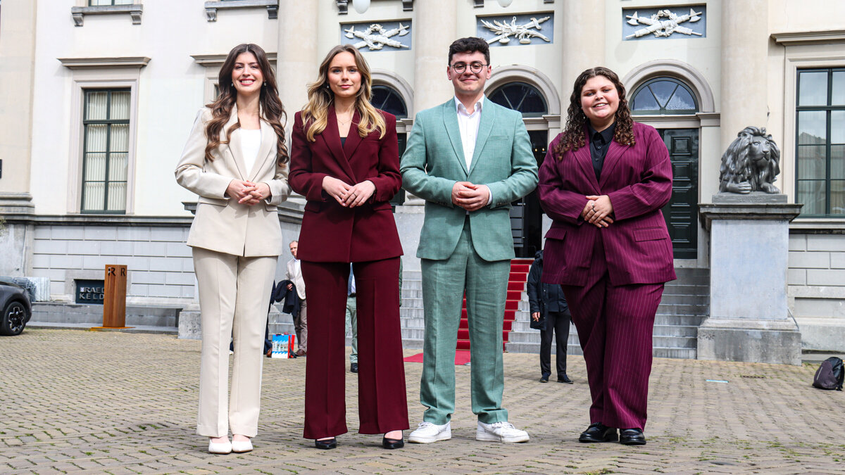 Totaal foto jonge raadsleden.jpg