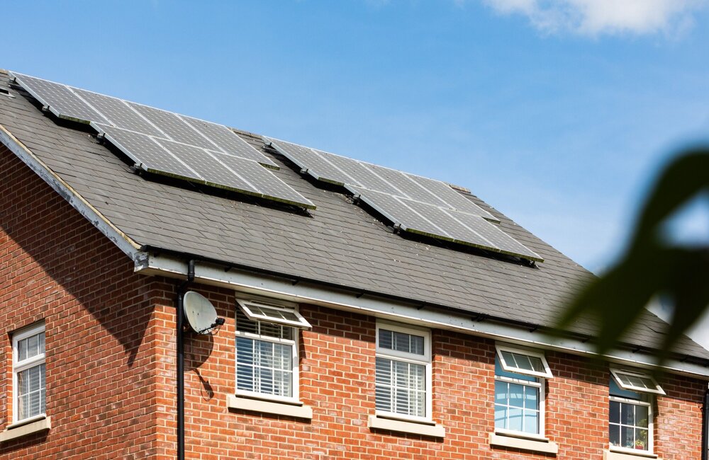 zonnepanelen op dak Pexels