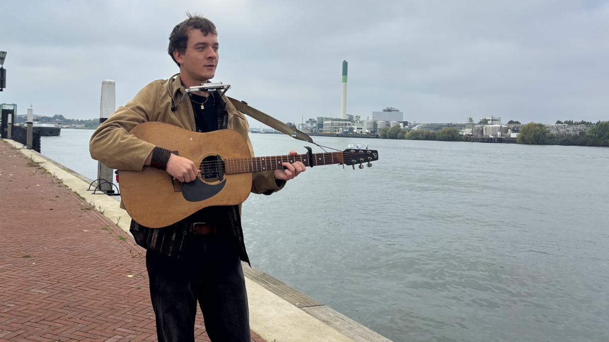 Tom Hartman maakt muziek na psychose